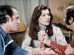 زن خانه دار ایتالیایی که در آشپزخانه از blowjob استفاده کانال فیلم سگسی می کند