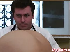 Thumpy sluts پس از اتمام تحصیلات ، عیاشی غیراخلاقی را برپا کرد. دریای الکل و موسیقی قاتل ، اما مهمتر از همه کثیف ، جنس مختلط. این نوزادان می دانند که چگونه کانال فیلم سکسسی استراحت کنند