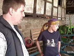 عوضی با چهره لینک گروه فیلم سکس تلگرام ای زیبا سعی می کند مشتری خود را راضی کند
