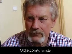 شلخته بالغ با جوانان بزرگ در حمام عکسهای سکسی تلگرام خودارضایی می کند