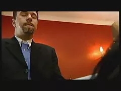 سبزه استمناء بیدمشک خود را روی کانال سکسی عکس مبل