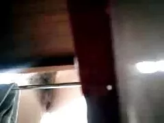یک بلوند در لباس صحنه و لباس برفی ، لباس بیدمشک خود لینک گروه فیلم سکس را روی دوربین نوازش کرد