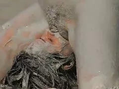 این دختر بی سر و صدا در اتاق خواب استراحت کرد ، یک پسر عموی بی سر و صدا وارد اتاق خود شد ، به طور غیر منتظره لینک فیلم پورن در تلگرام ای تصمیم گرفت نوازش بدن خود را ، با شوق شکست و رابطه جنسی با یک پسر عموی سبزه به او لذت بخشید