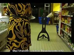 شخص دوست دختر خود را به رختخواب گره زد ، تلفن او را گرفت ، فیلم پورن در تلگرام به او زنگ زد و از او خواست که او را لعنتی کند. سپس رسوایی انداخت